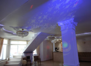 Световые эффекты в ресторане фото проекта MYSOUND