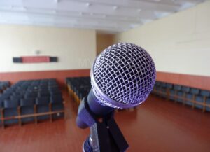 Оснащение школы звуковым и световым оборудованием - микрофон ICM для речи и вокала