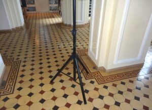 Стойки для акустических систем в музее