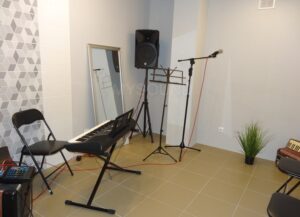 Фото и описание проекта по озвучиванию музыкальной школы