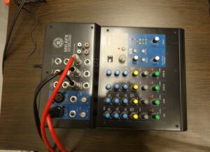 Микшерный пульт Topp Pro в комплекте музыкальной таппаратуры - фото и описание проекта