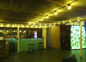 Фоновый звук - летняя терраса в ресторане