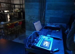 Профессиональное звуковое оборудование в ресторане-клубе Кураж в Минске