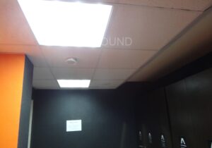 Озвучивание тренажёрного зала - потолочная колонка в раздевалке